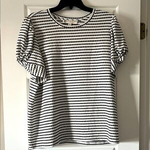 Anne Klein Black and White Patterned Short Sleeve Top